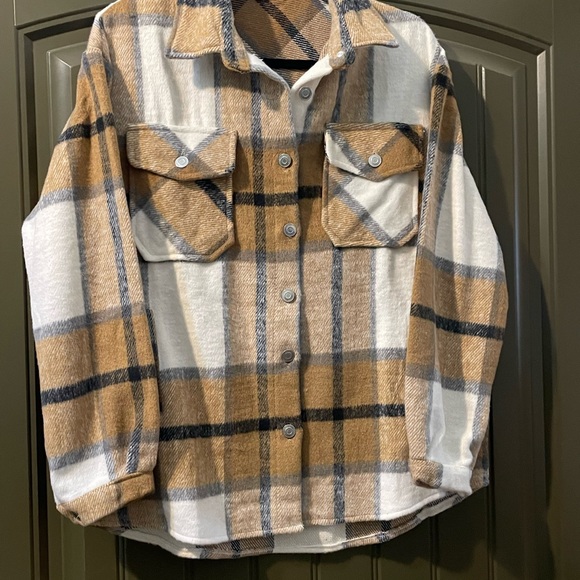 New Plaid Oversized Flannel Shirt Jacket Shacket - Picture 2 of 3
